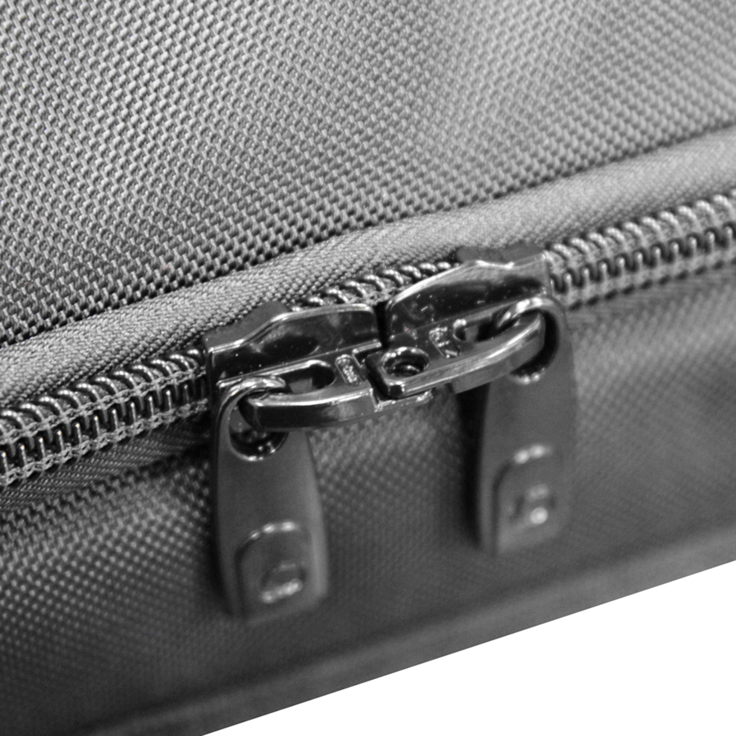 Utility Par Uplight Gear Bag with Pullout Handle and Wheels - Image 10